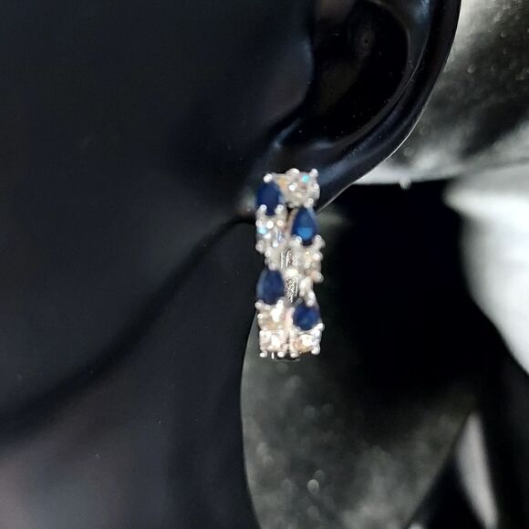 WHITE GOLD SAPPHIRE DIAMOND EARRINGS - Picture 5 of 6